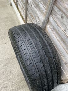 Tire 245/40/19