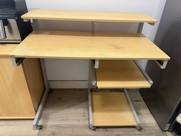 Computer/office desk