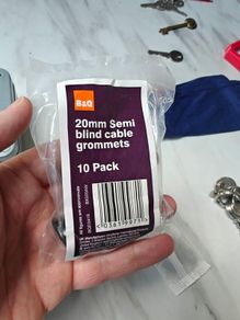 Pack of 7 x 20mm Grommets, semi cable blind