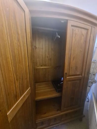 wardrobe