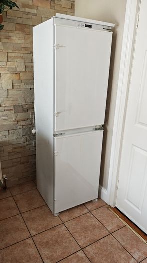 50/50 Fridge Freezer Integrated