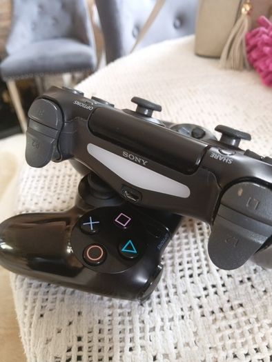 playstation 4 controllers