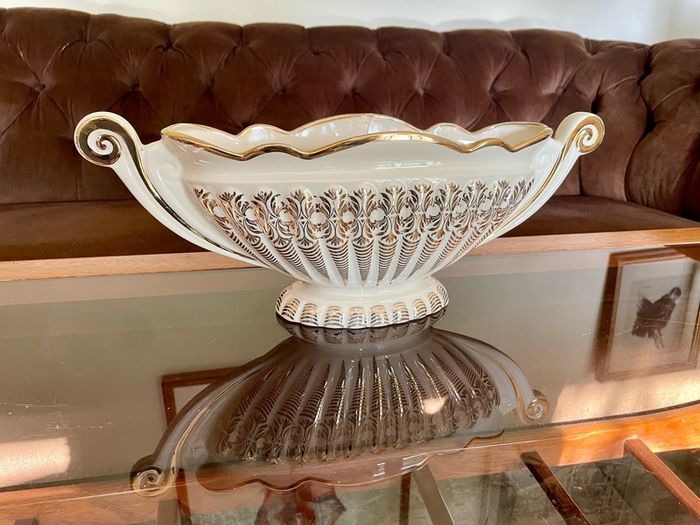 Stylish Vintage Sadler Ceramic Tulip Mantle Vase