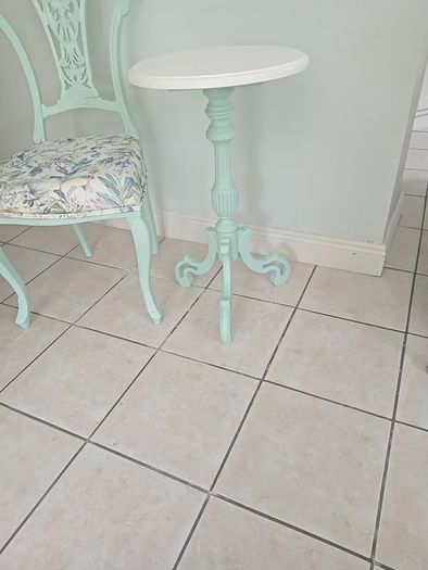 Chair & Table