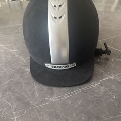 riding hat
