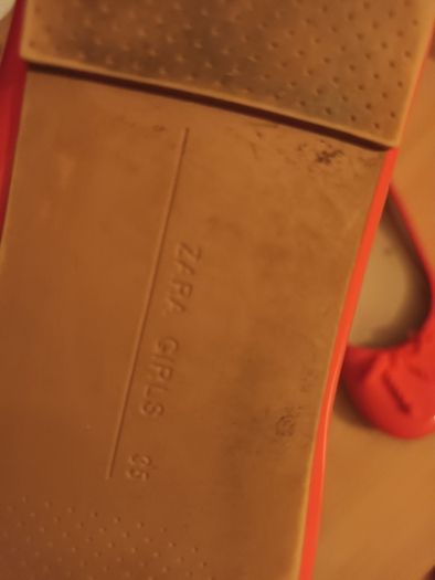 Girl's shoes, size 3