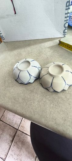Andrea by Sadek Lotus Bowl Blue White Porcelain Floral Trinket Dish 4.5 Inch 18.00 euro each one.