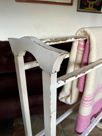 Early 20th Century Art Deco Shape Tall Freestanding Painted Wooden Towel Rail or Quilt Rack