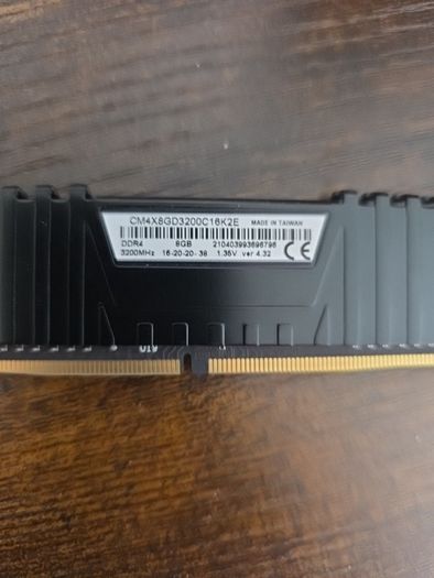 32G RAM Corsair Vengeance LPX