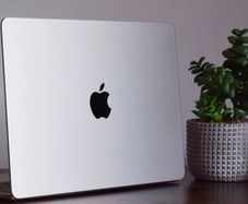 MacBook Air 13.6 Inch