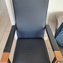 Orthopedic chair
