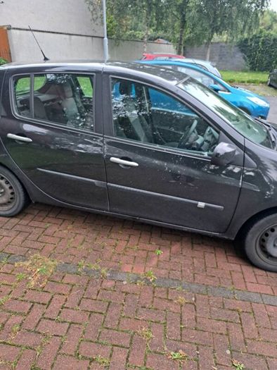 2010 Renault Clio tax no nct