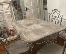 Chabby Chiq distressed table and 4 chairs