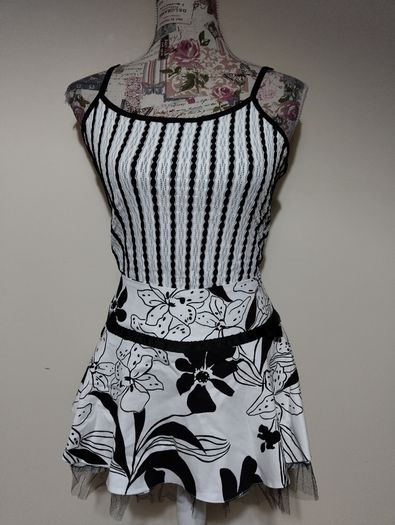Ax Paris Black & White Skirt