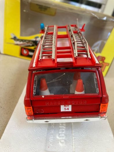 Range Rover NY airport Fire Department 1/24 rare Burago