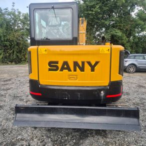 Sany and scmg diggers