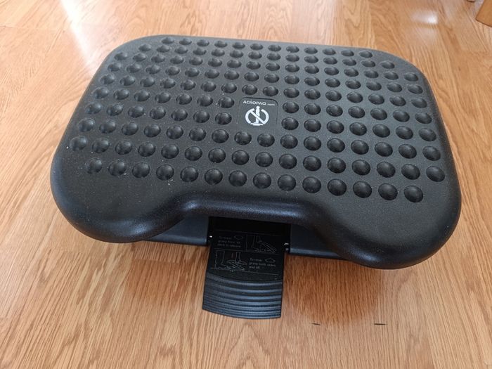 Acropaq Adjustable Ergonomic Desk Footrest
