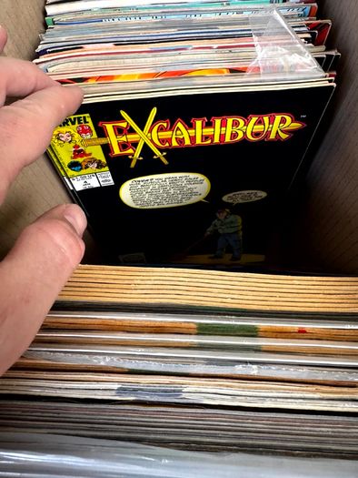 Marvel & DC Long Comic Box w 300 comics for Sale