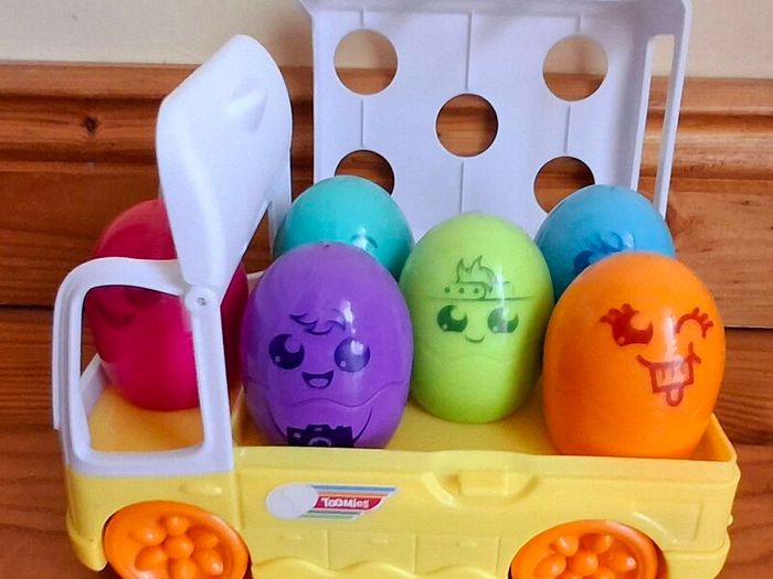 Tomy Toomie Egg Bus