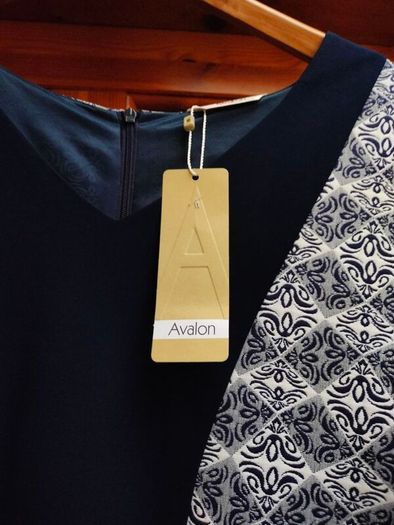 Ladies Avalon dress, with zip opening fully lined, New with tags.