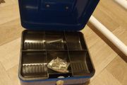 bnwt cash box with keys
