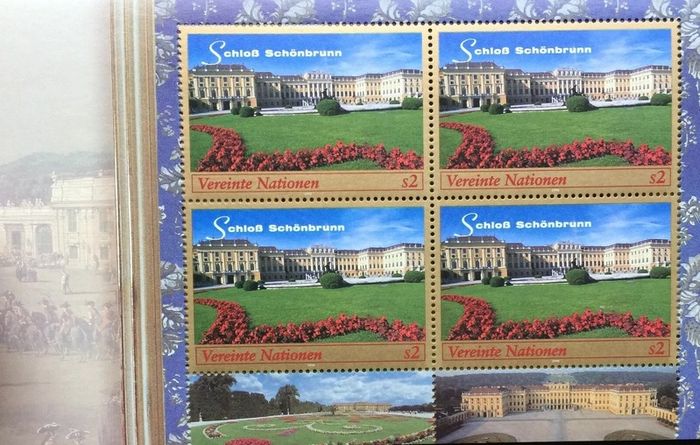 1998 United Nations Vienna World Heritage Sites Schonbrunn Palace Austria Stamp Booklet Mint Never Hinged (MNH)