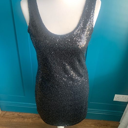 Black sequin dress. BNWT. Size M