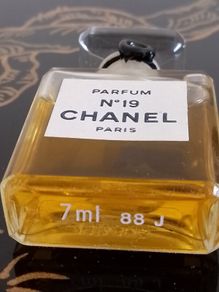 Vintage Chanel No. 19 Perfume Unopened (7ml)