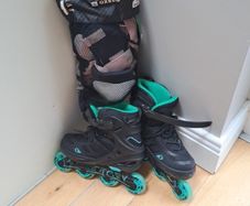 roller blades & safety pads