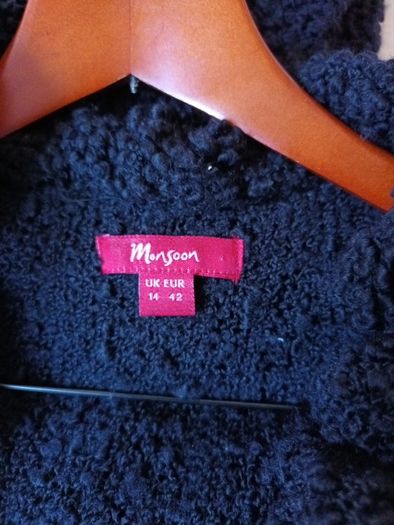 Monsoon Black  Long Boucle Kinit Coatigan.    S. 14.