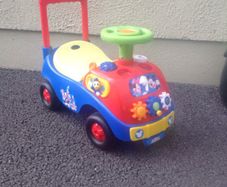 Disney Mickey Mouse Ride-On / Walker