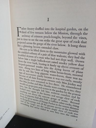 The Scarlet Sword by H. E. Bates (RB175)