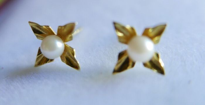 Vintage Solid 9ct Yellow Gold 375 Pearl Stud Earrings, Flower Style 0,9g