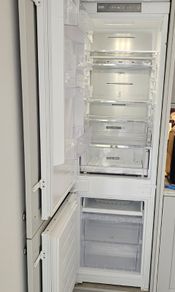 Integrated fridge freezer