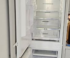 Integrated fridge freezer