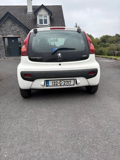 2013 Peugeot 107 1.0 petrol 5-door manual