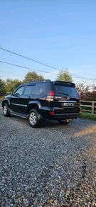 Toyota landcruiser invincible