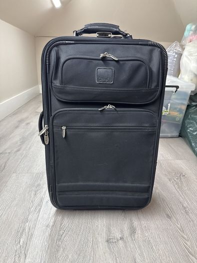 suit case