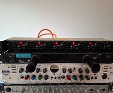 Mains distro