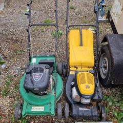 Two lawnmowers JCB Honda + Lyster