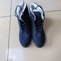 Unisex EO3 Faux Suede Navy Lightweight Ankle Boots.  S. 43 -10. New- No Tag.