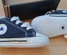 Children's converse shoes size 2