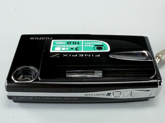 Fujifilm FinePix Z20fd, an ultra-compact digital point-and-shoot camera