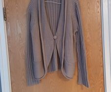 Stephen  Y Cardigan.   Size 2XL - 18.