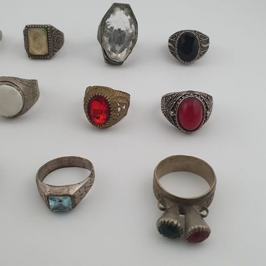 15 Old Fashioned Brass Rings Rustic Decorative Jewellery Lot