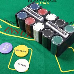 High quality poker chips - 8g chips - (1000+ pieces but can sell individual sets)