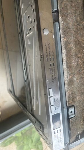 Miele integrated dishwasher. READ
