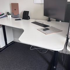 Ikea Bekant Office Desks Eur100 Each Ono