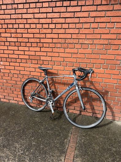 giant defy road bike