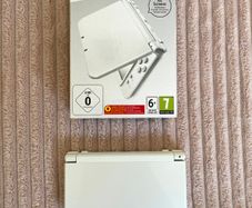 Boxed New Nintendo 3DS XL White with stylus